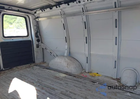 2011 Chevrolet Express 2500 Work Van z USA, uszkodzony, nr VIN 1GCWGFCA2B1183475